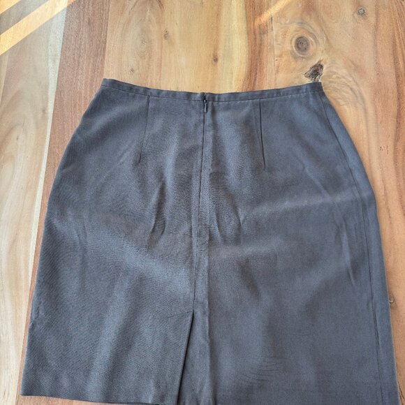 Banana Republic gray silk pencil skirt - Picture 2 of 4
